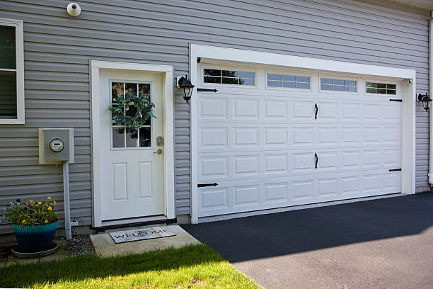 24/7 Emergency Garage Door Panel Replacement experts in Crestline, OH